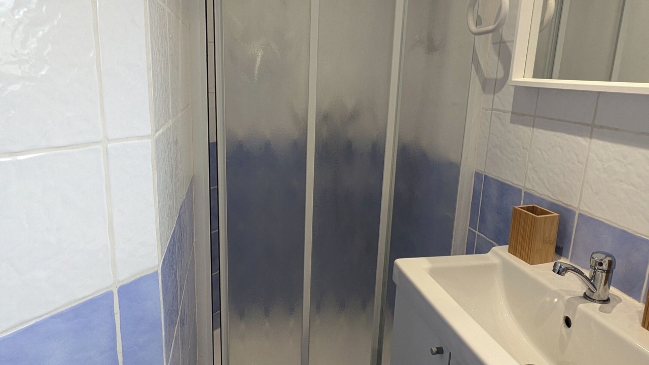 Photo of Bathroom in Nyons