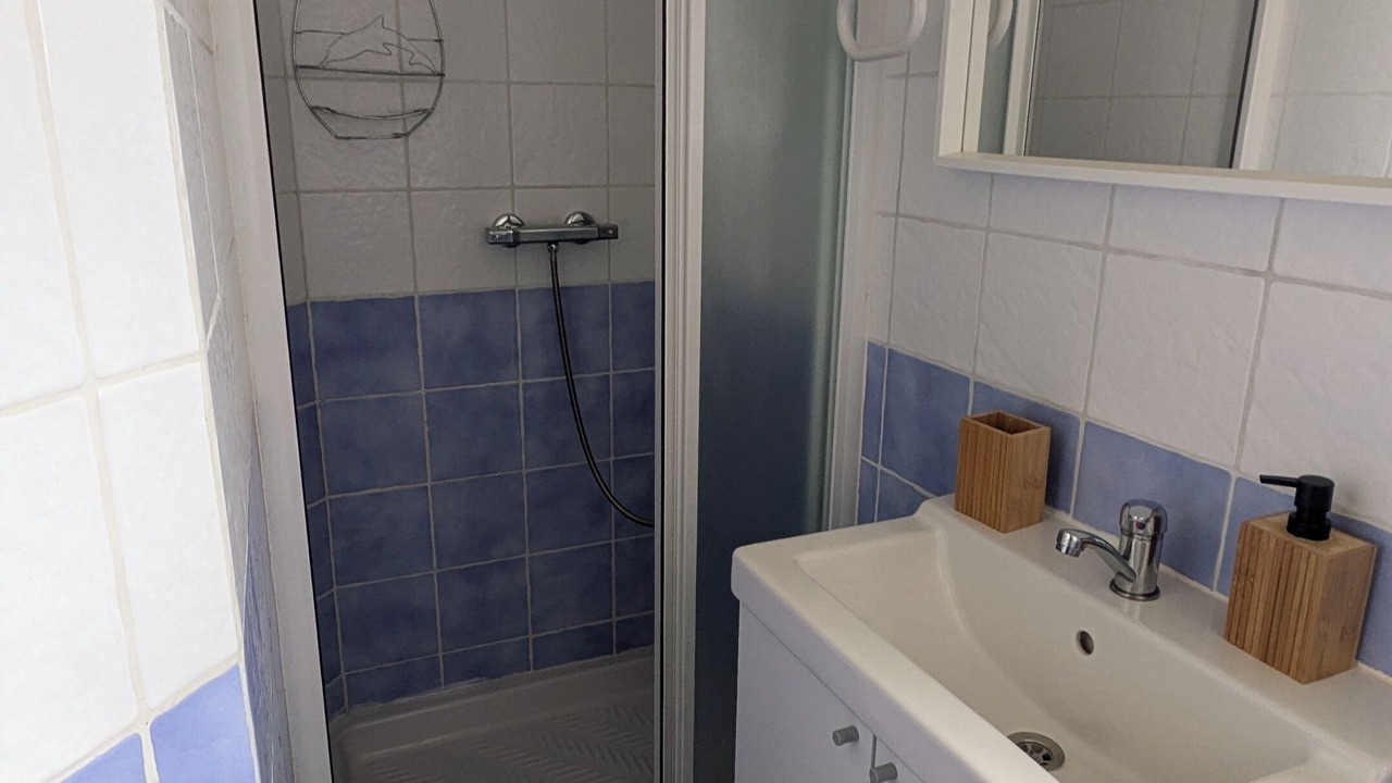 Photo of Bathroom in Nyons