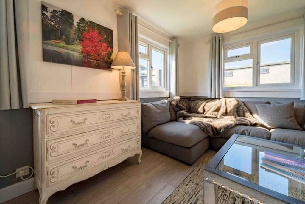 Photo of Livingroom in Cranbrook