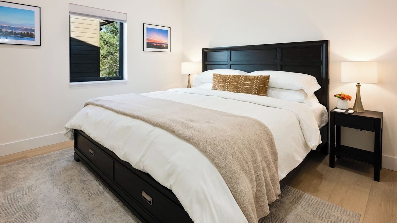 Photo of Bedroom in Lakeside