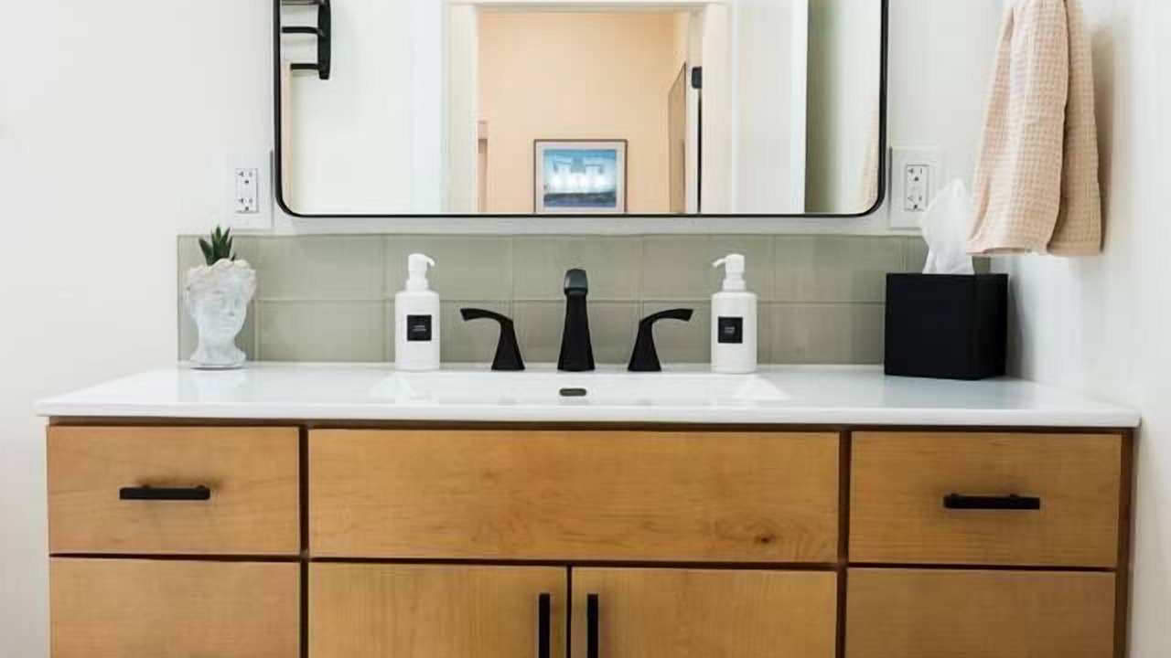 Photo of Bathroom in Lakeside