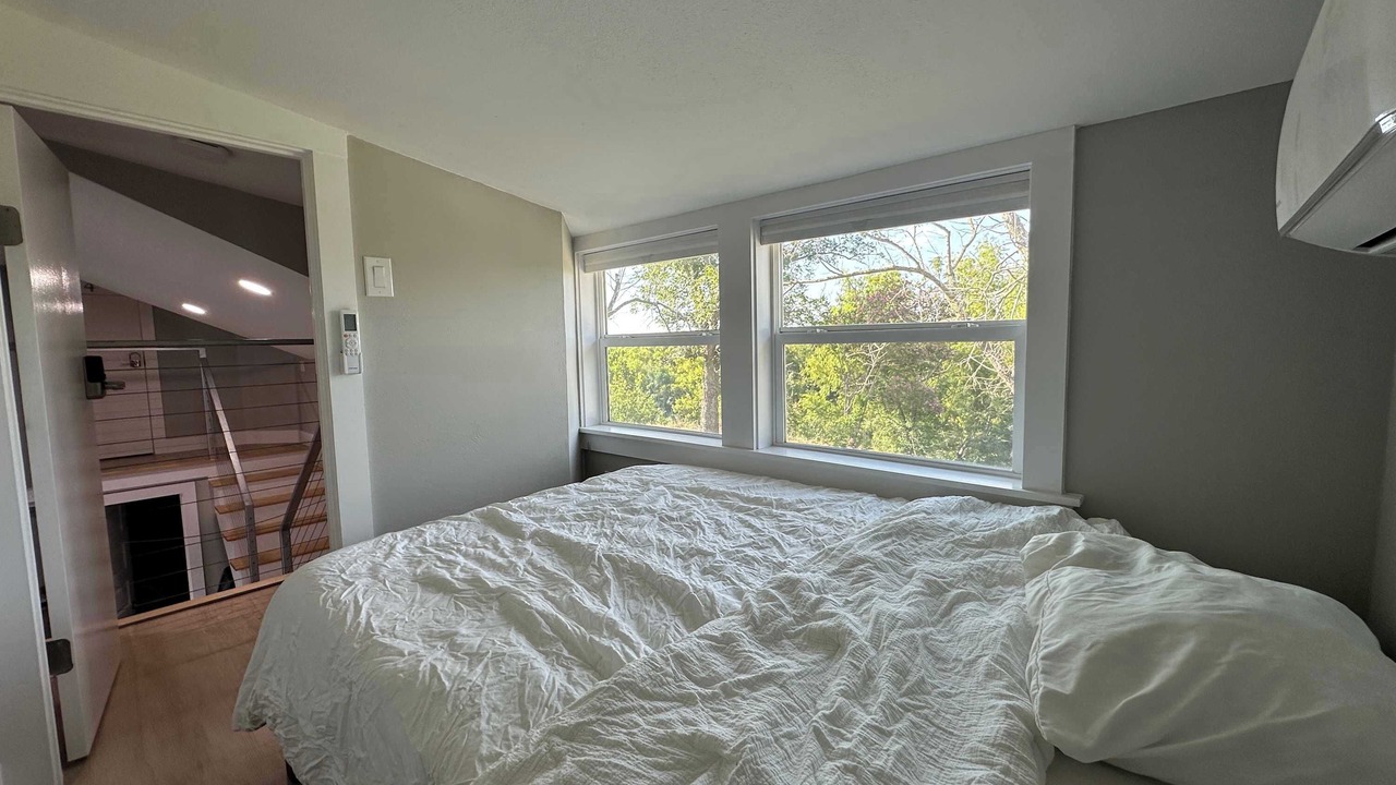 Photo of Bedroom in Garfield