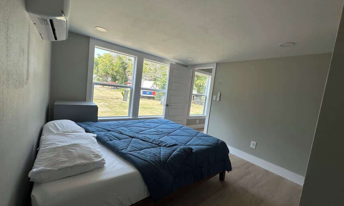 Photo of Bedroom in Garfield
