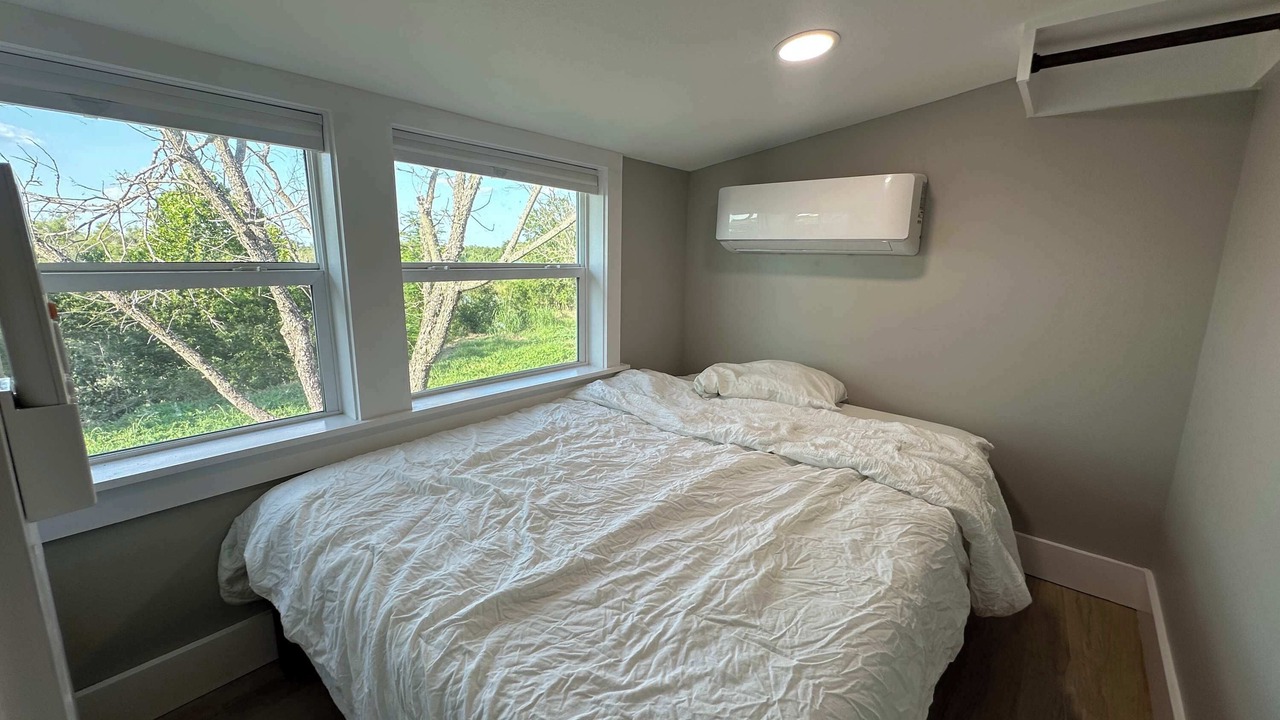 Photo of Bedroom in Garfield