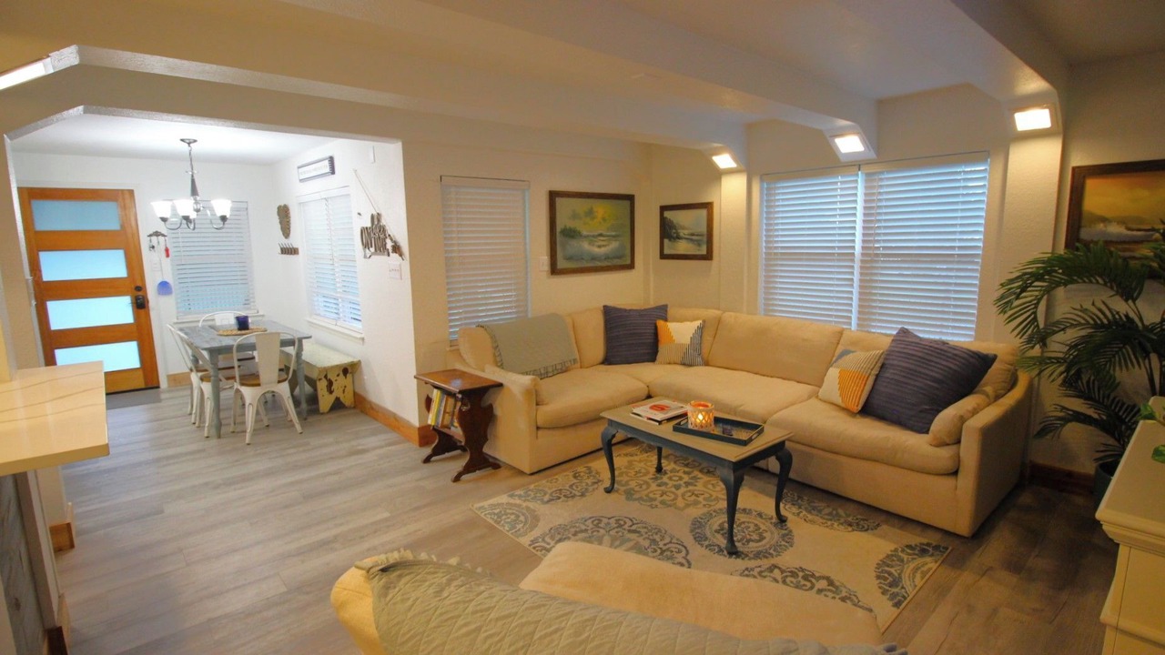 Photo of Livingroom in Gun Barrel City