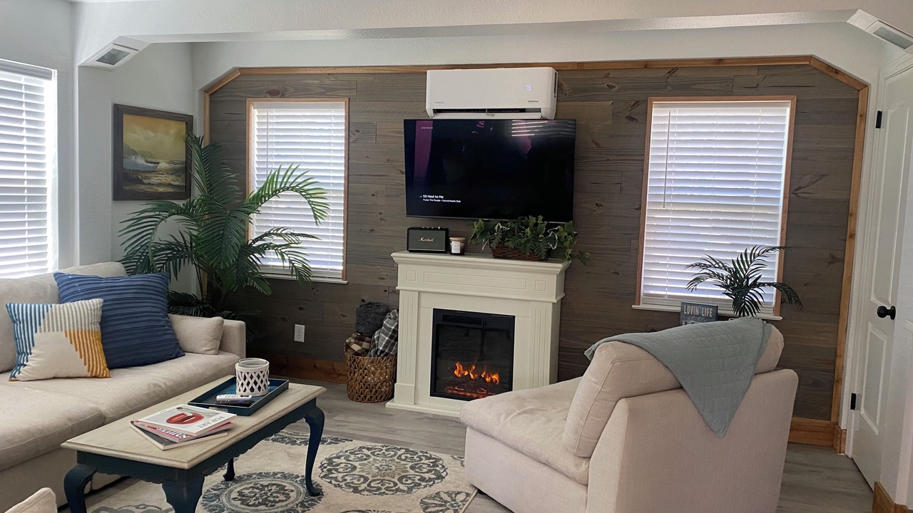 Photo of Livingroom in Gun Barrel City