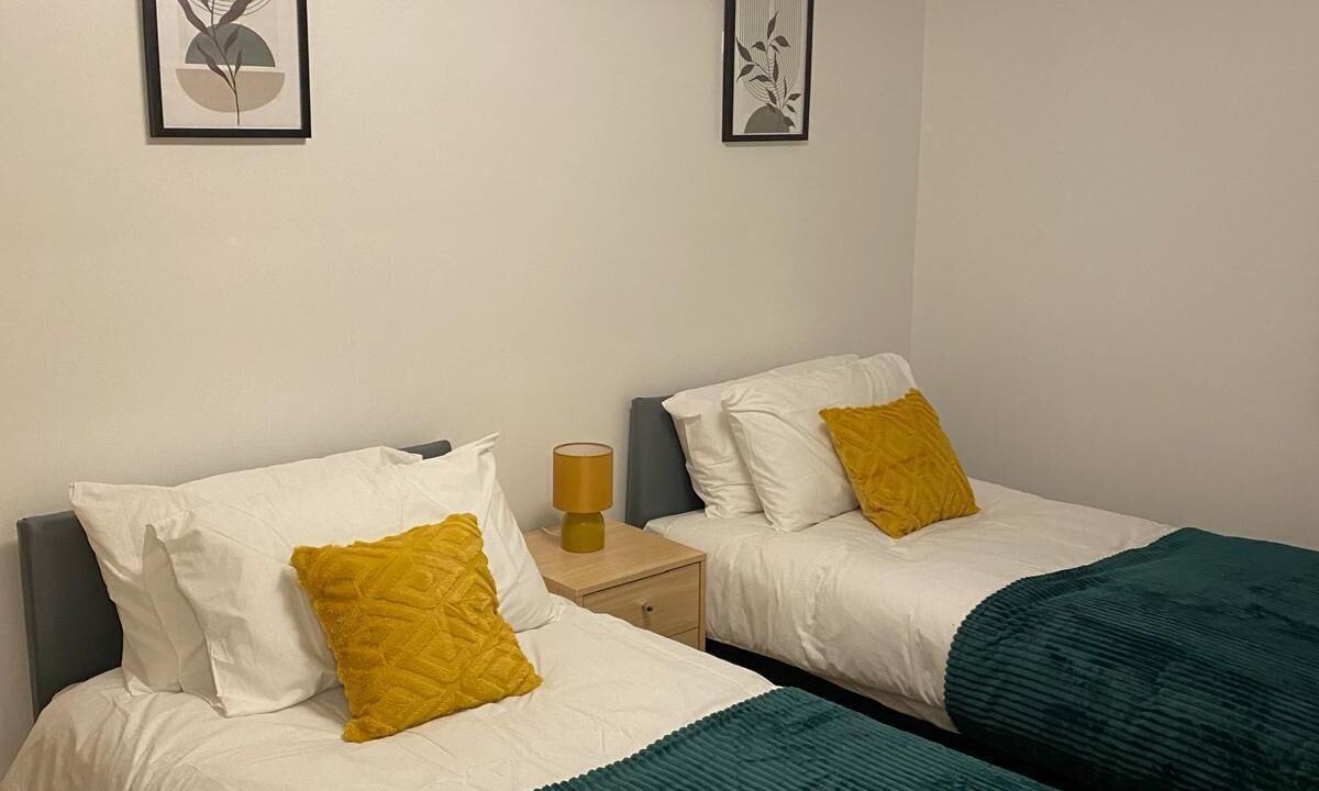 Photo of Others in Harlow