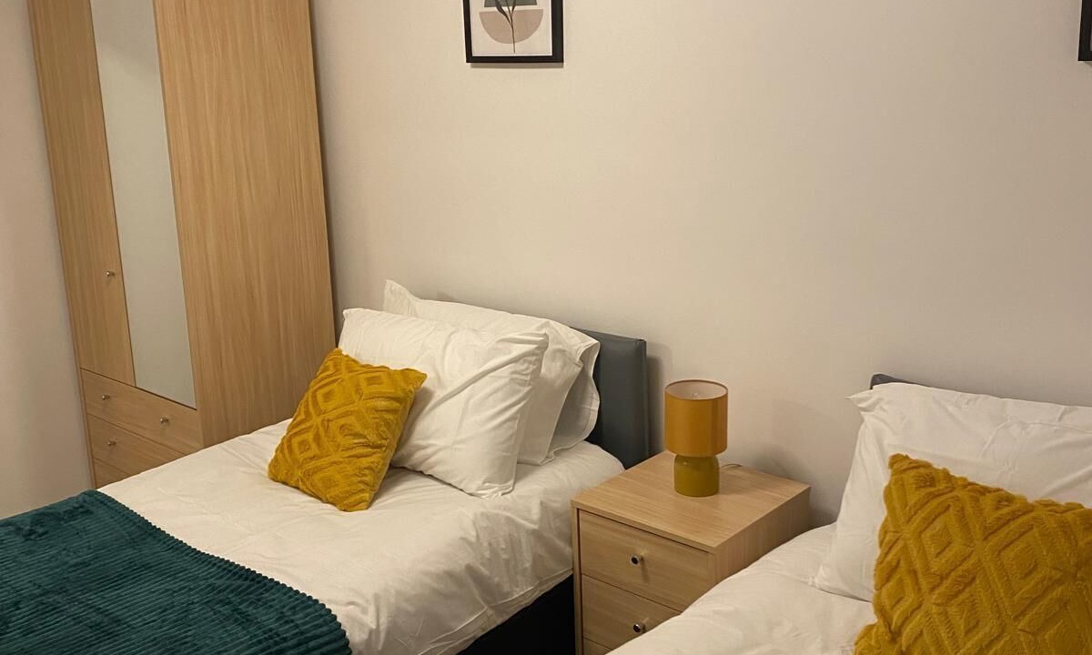 Photo of Others in Harlow