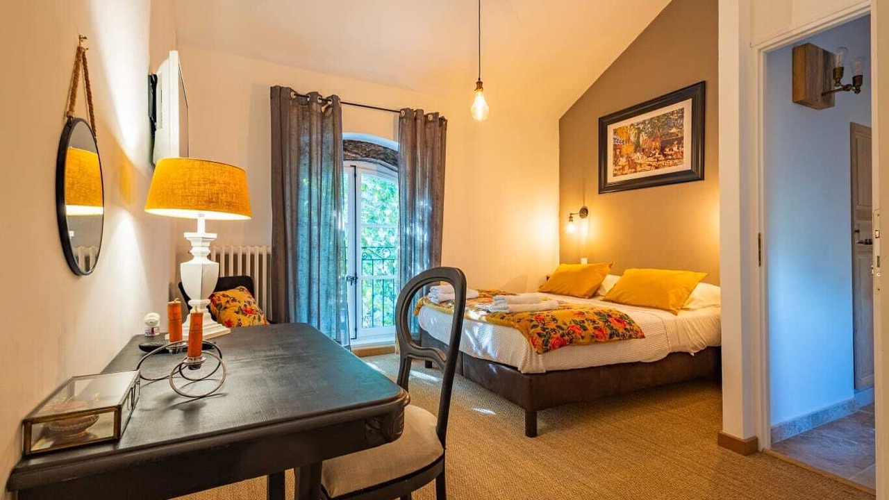 Photo of Bedroom in Camaret-sur-Aigues