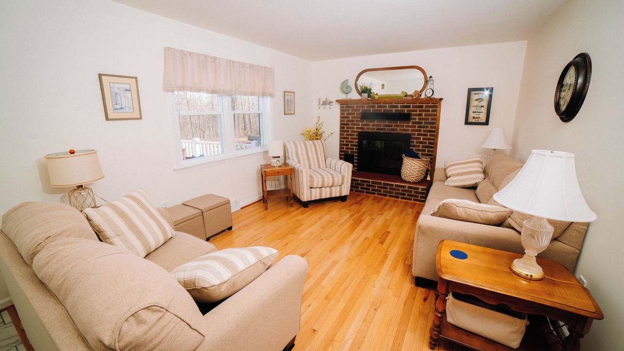 Photo of Livingroom in New River