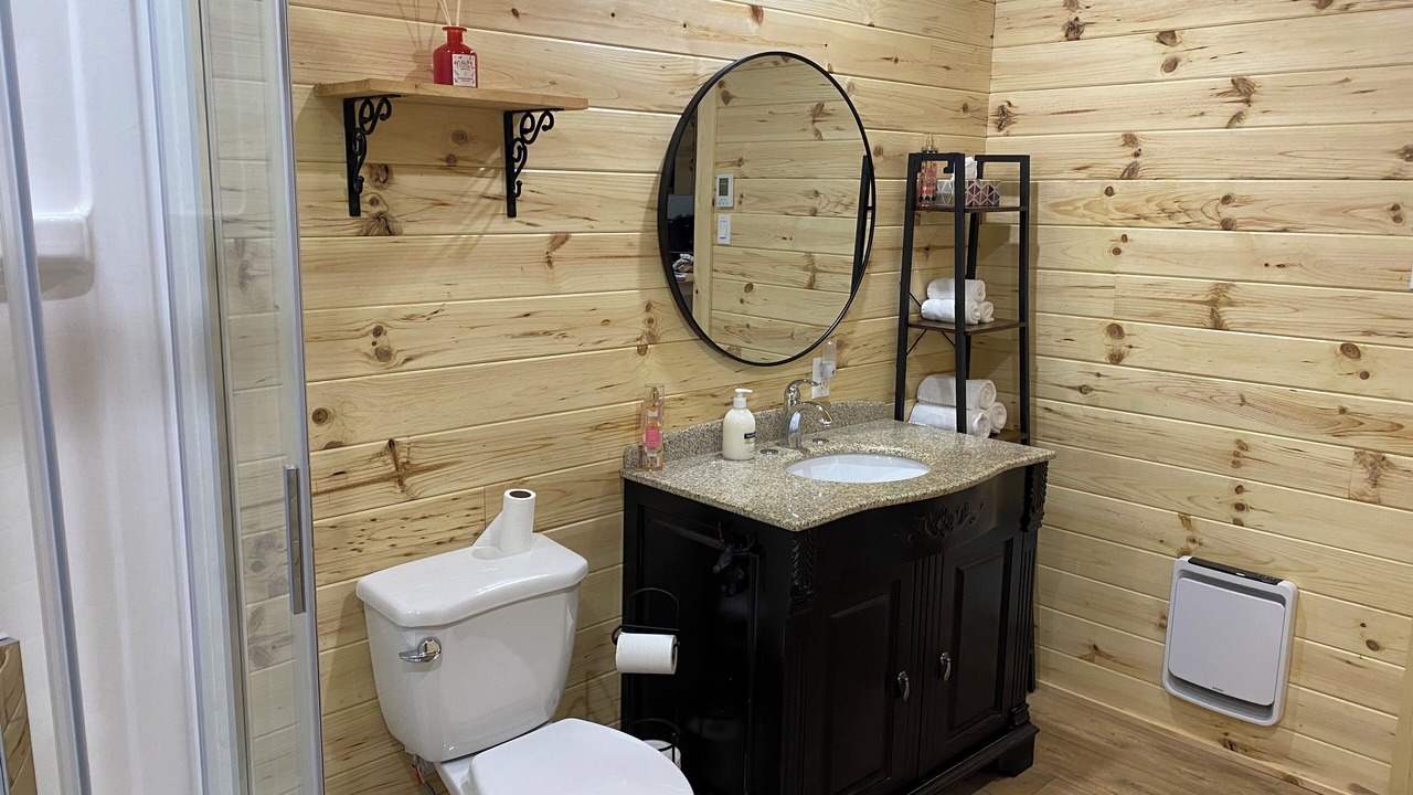 Photo of Bathroom in Saint-Luc-de-Bellechasse