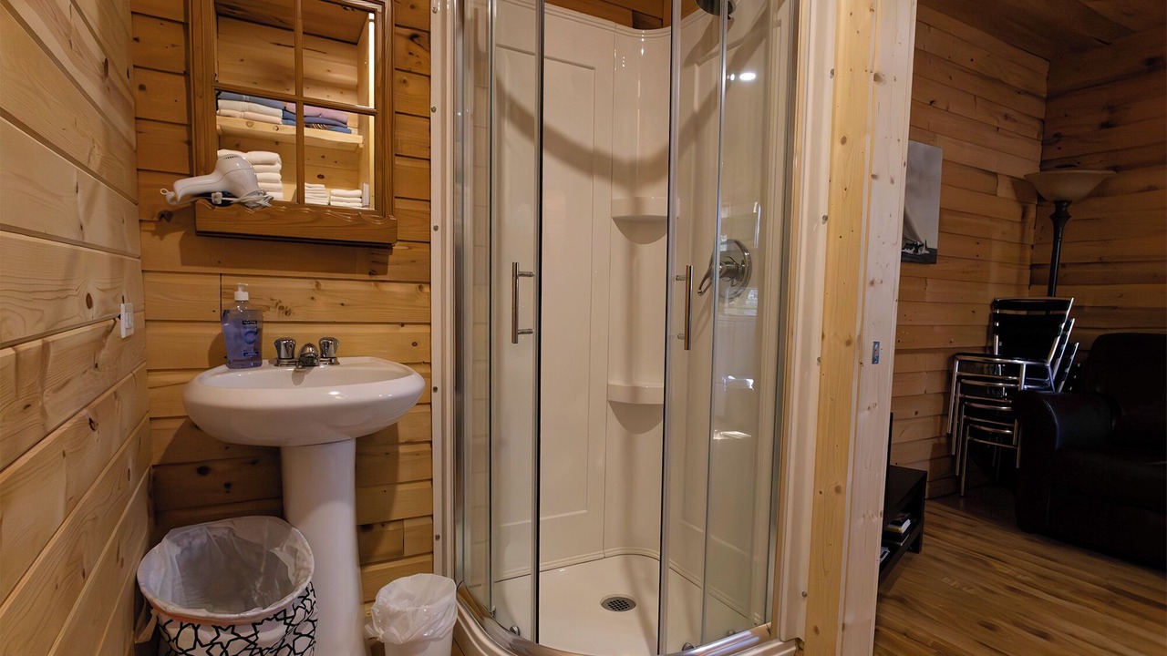 Photo of Bathroom in Saint-Luc-de-Bellechasse