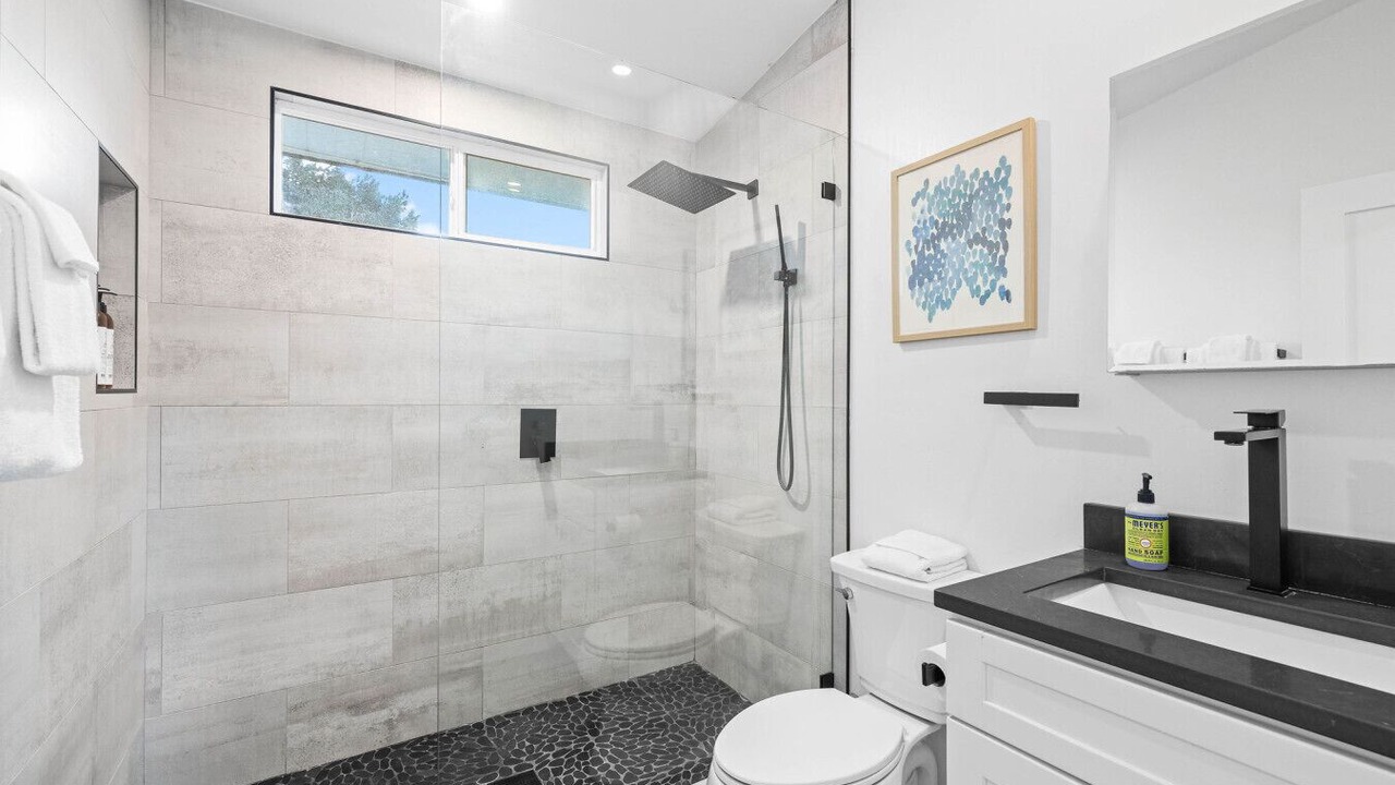 Photo of Bathroom in Loma Alta