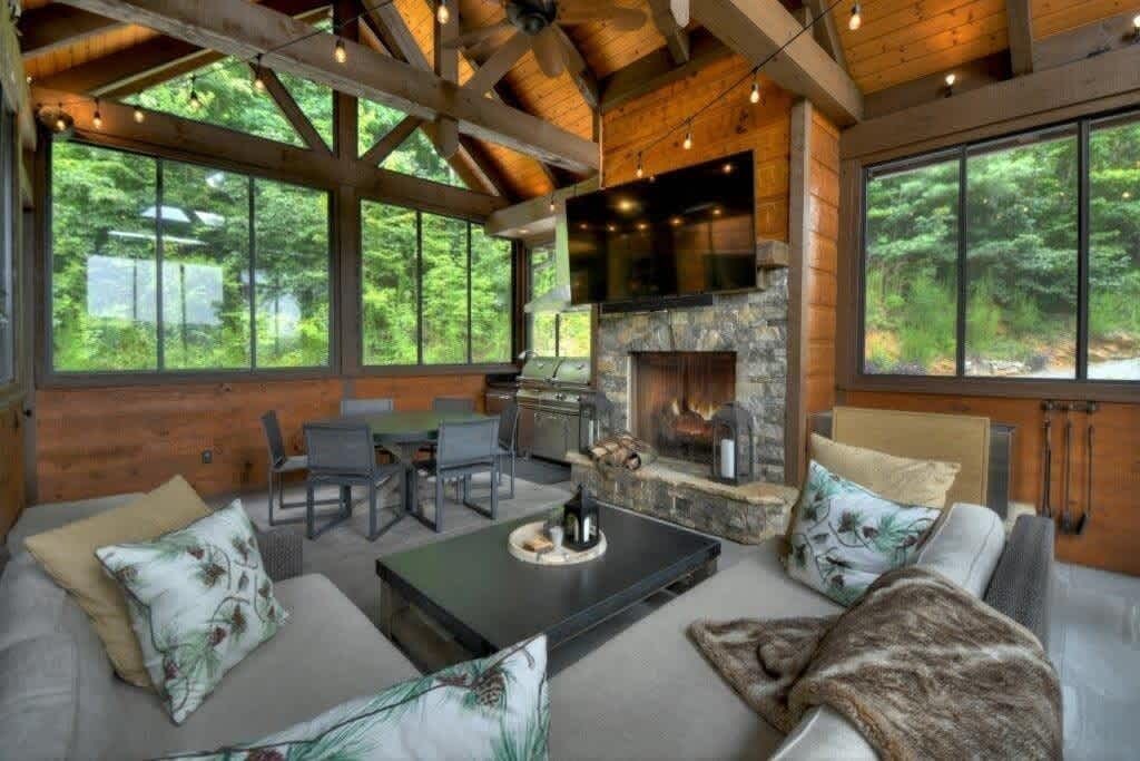 Photo of Livingroom in Cherry Log
