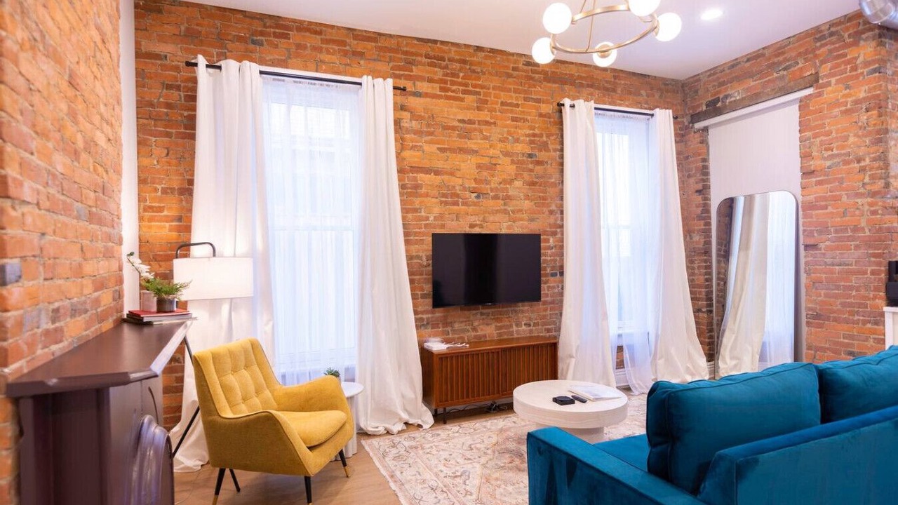 Photo of Livingroom in Victorian Village