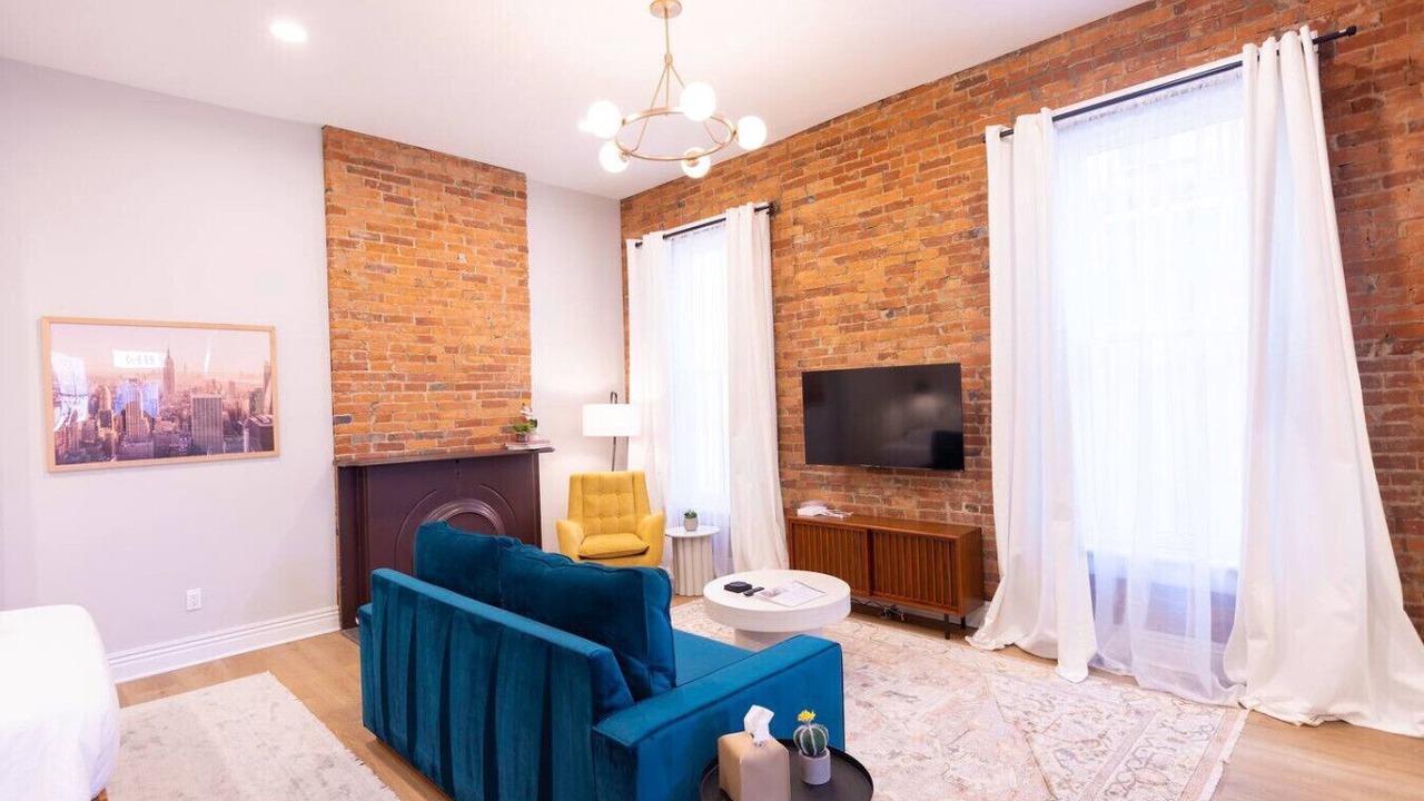 Photo of Livingroom in Victorian Village