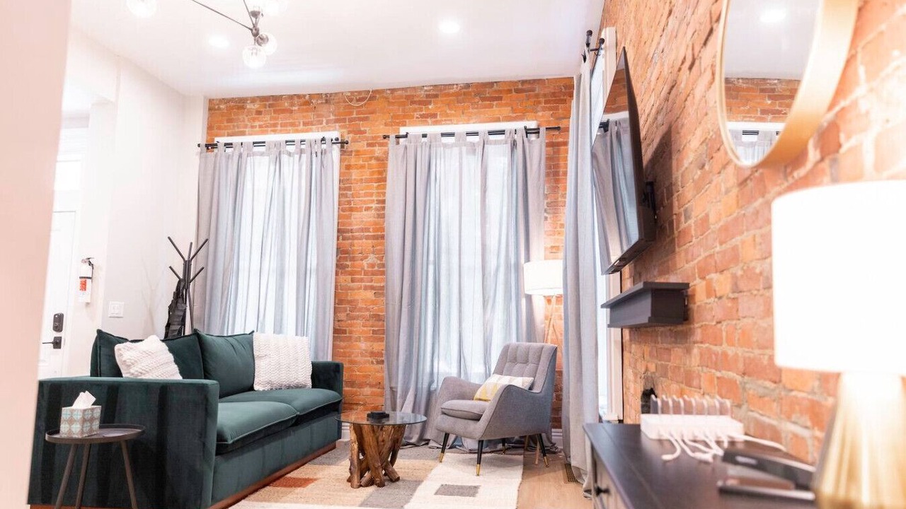 Photo of Livingroom in Victorian Village