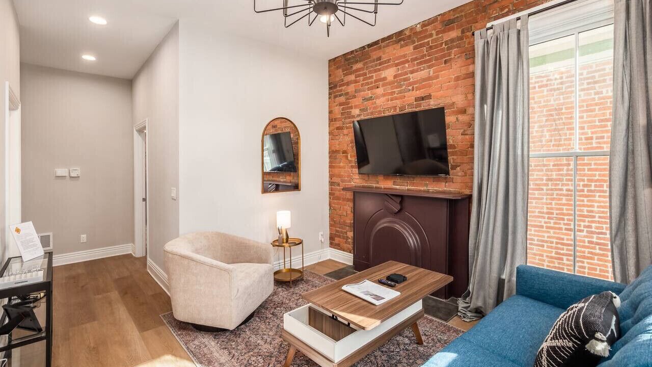 Photo of Livingroom in Victorian Village