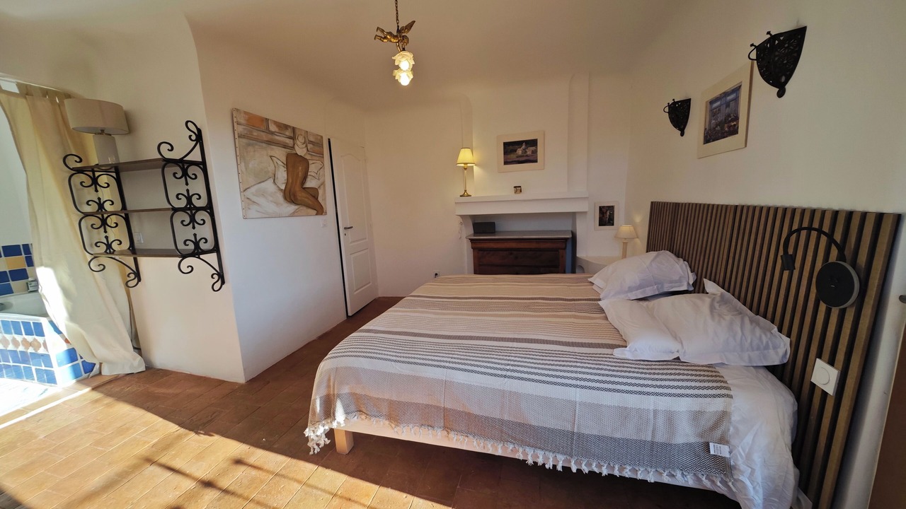 Photo of Bedroom in Villecroze