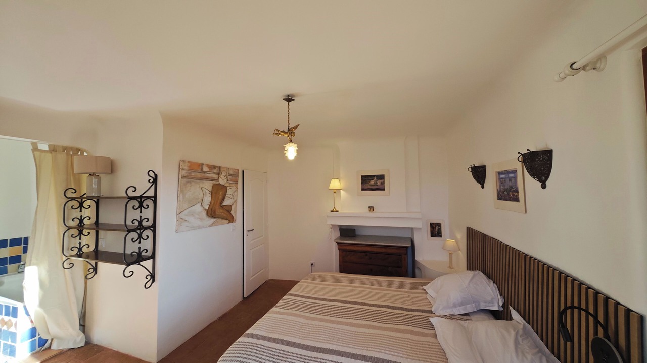 Photo of Bedroom in Villecroze