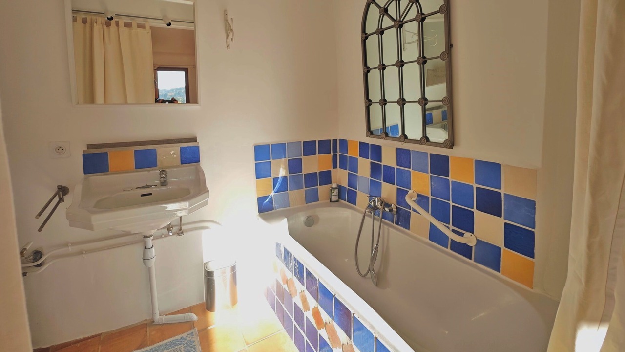 Photo of Bathroom in Villecroze