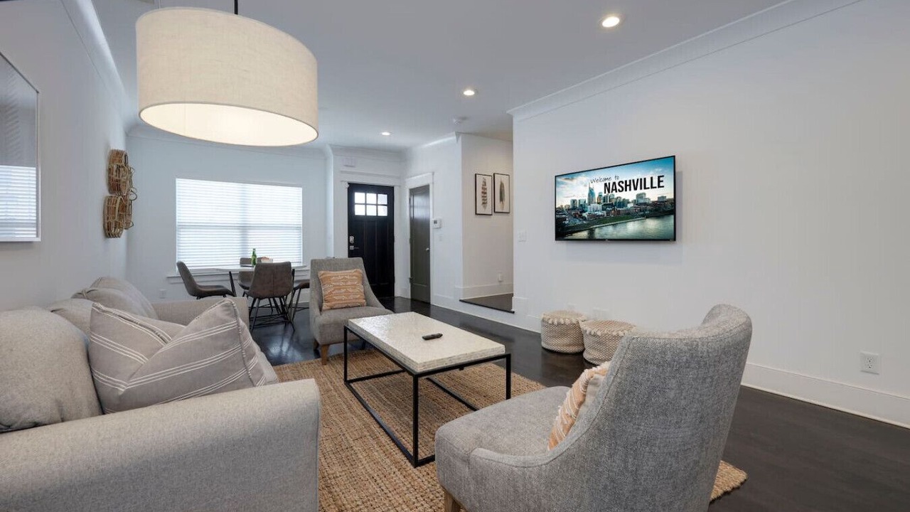 Photo of Livingroom in Charlotte Park