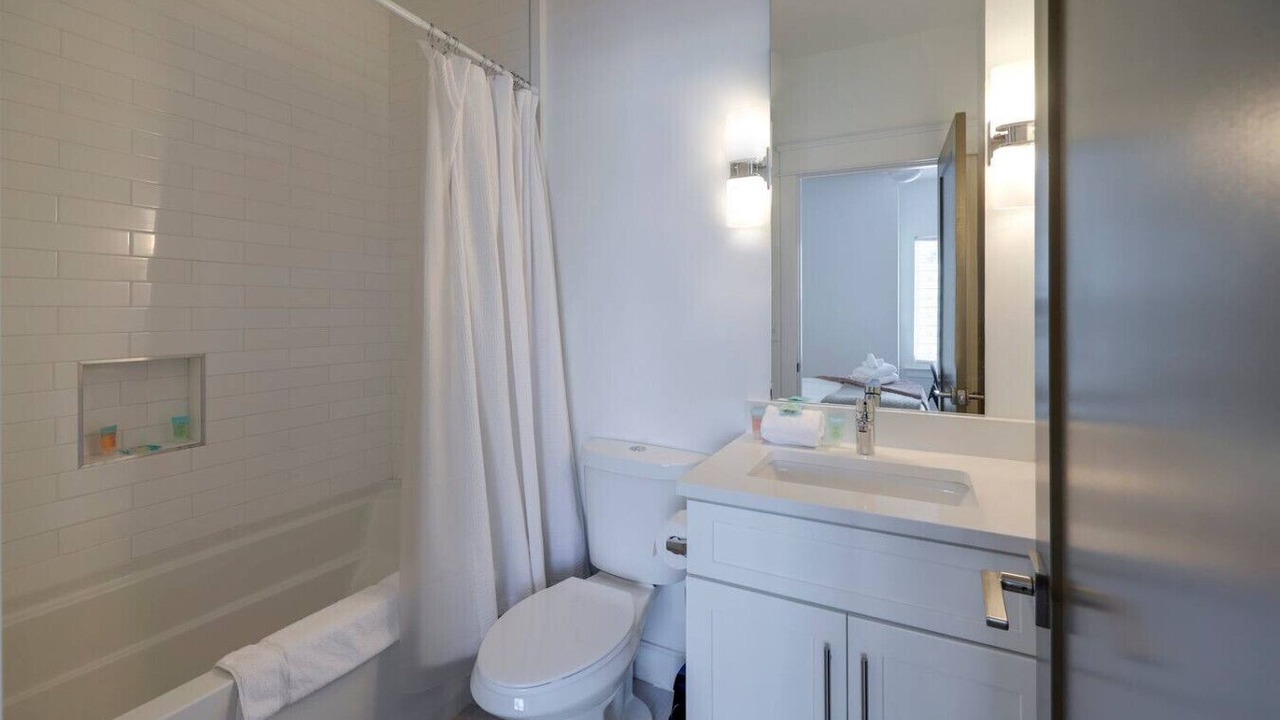 Photo of Bathroom in Charlotte Park