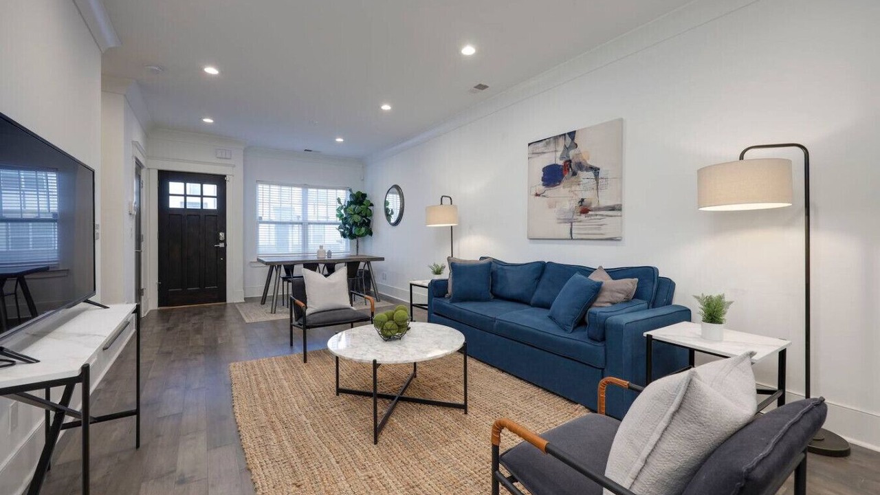Photo of Livingroom in Charlotte Park
