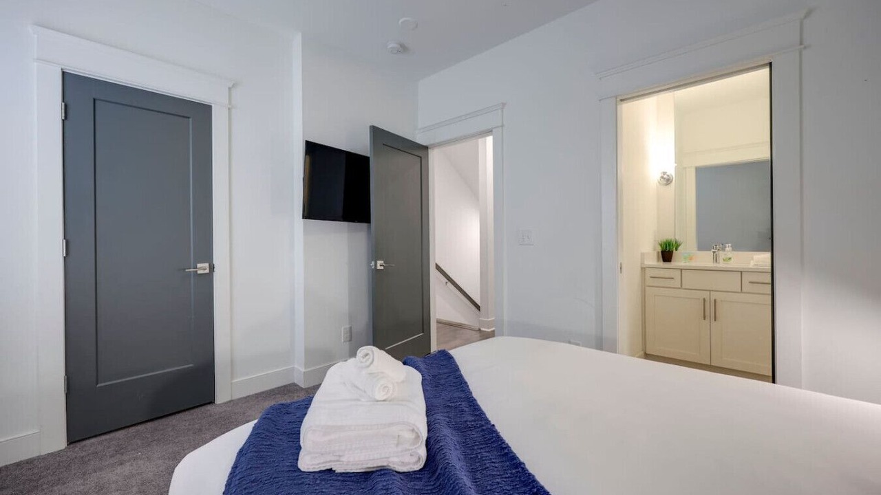 Photo of Bedroom in Charlotte Park