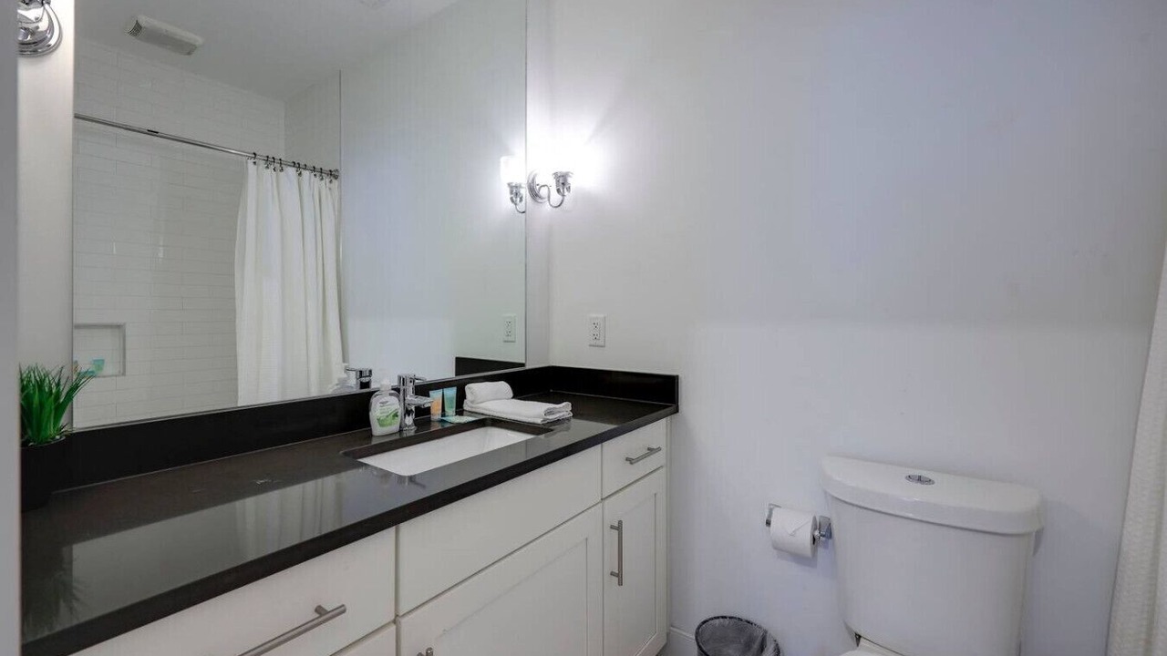 Photo of Bathroom in Charlotte Park