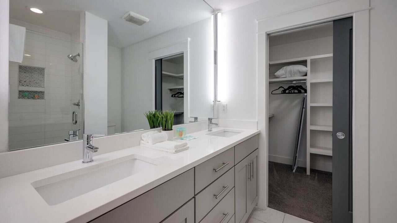 Photo of Bathroom in Charlotte Park