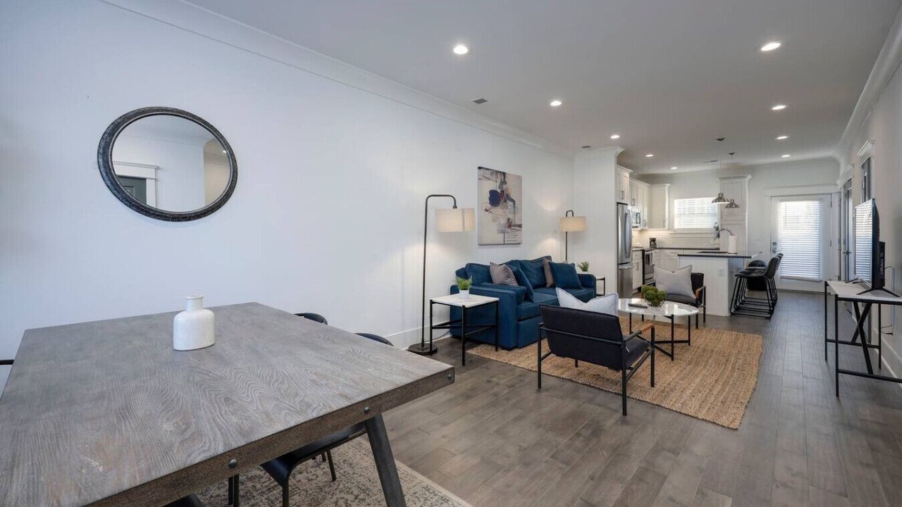 Photo of Livingroom in Charlotte Park