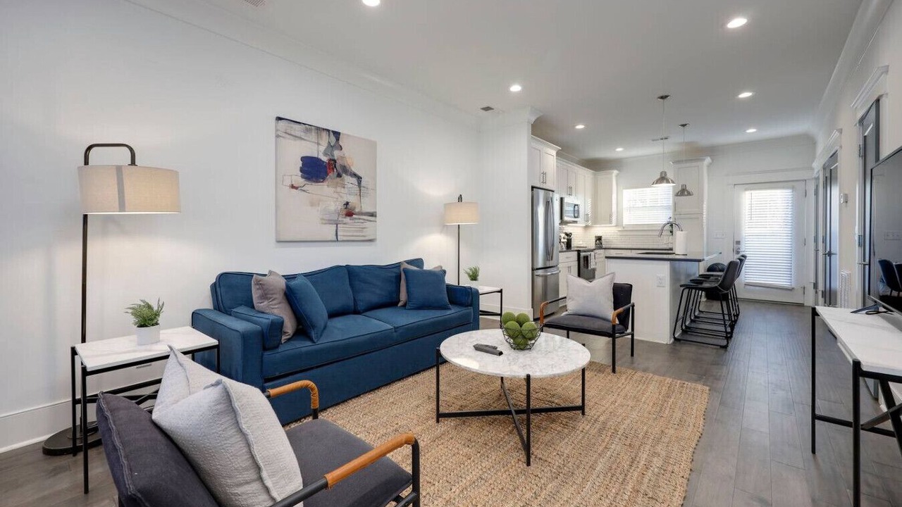 Photo of Livingroom in Charlotte Park