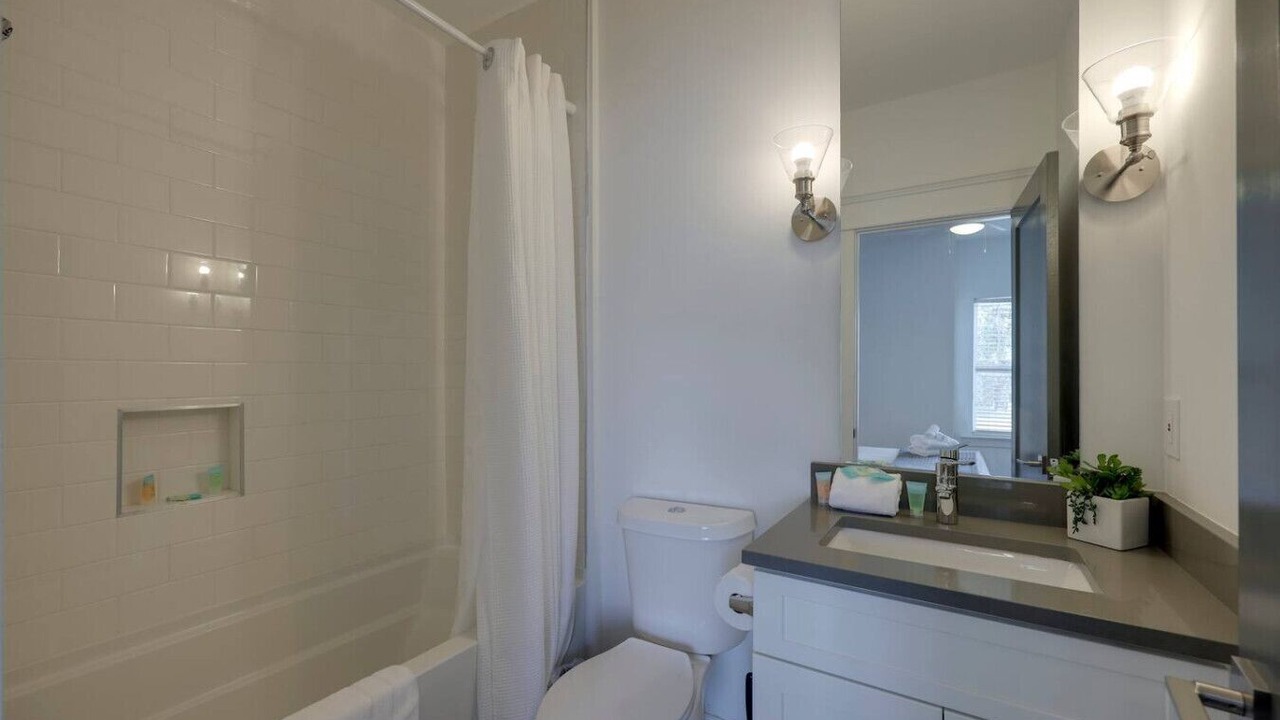 Photo of Bathroom in Charlotte Park