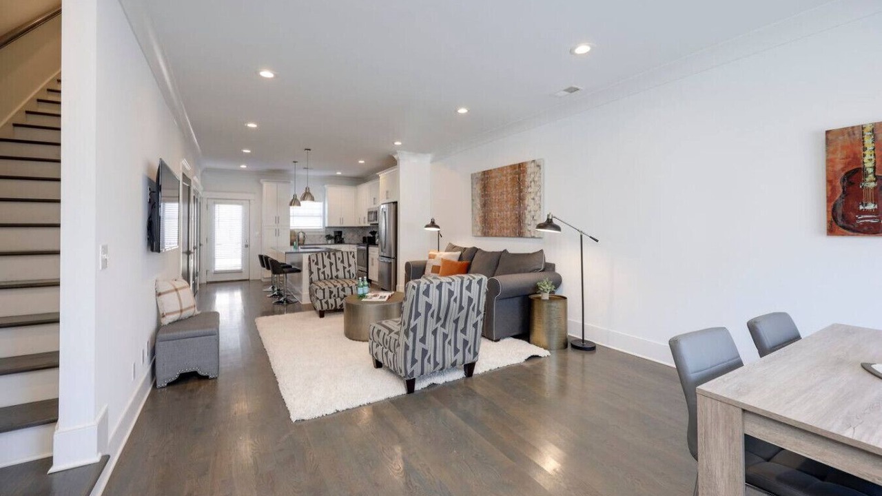 Photo of Livingroom in Charlotte Park