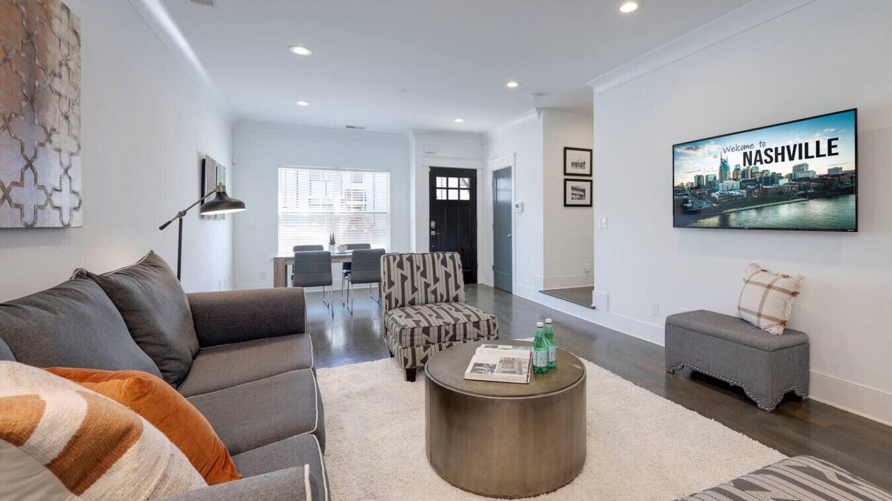 Photo of Livingroom in Charlotte Park