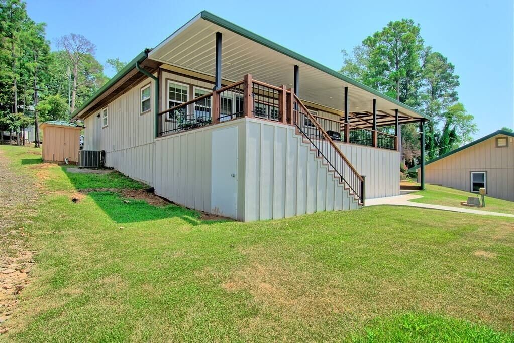 Photo of Outdoor in Milam