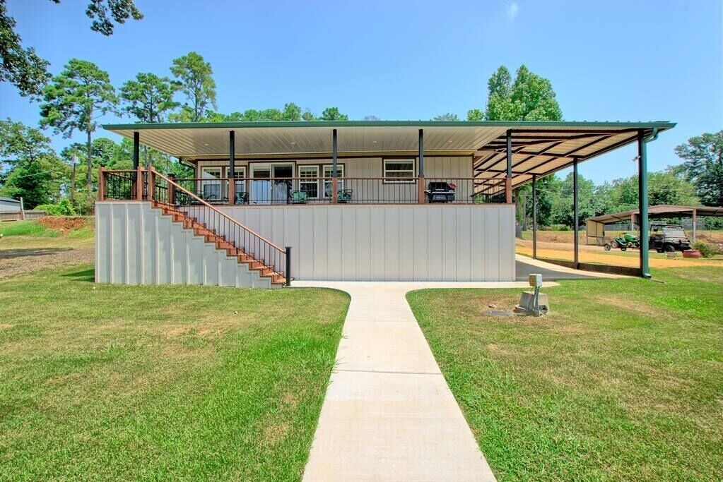 Photo of Outdoor in Milam