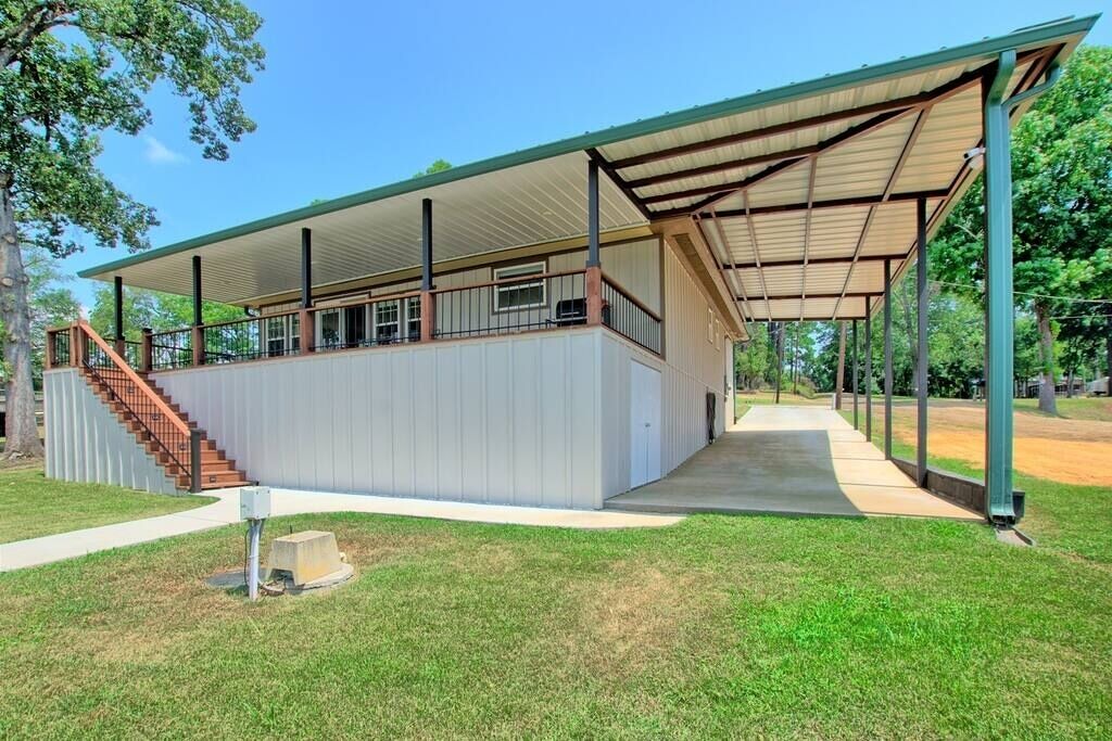 Photo of Outdoor in Milam