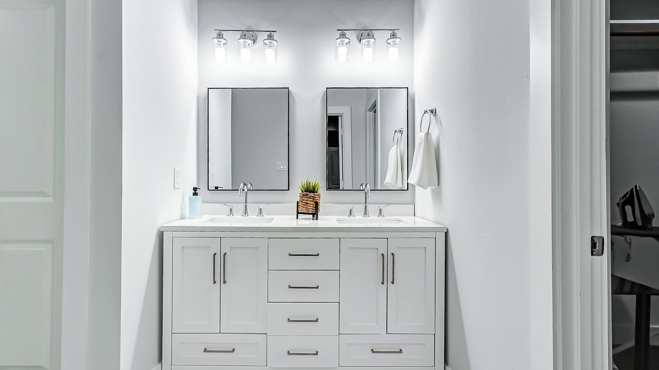 Photo of Bathroom in Foster Place