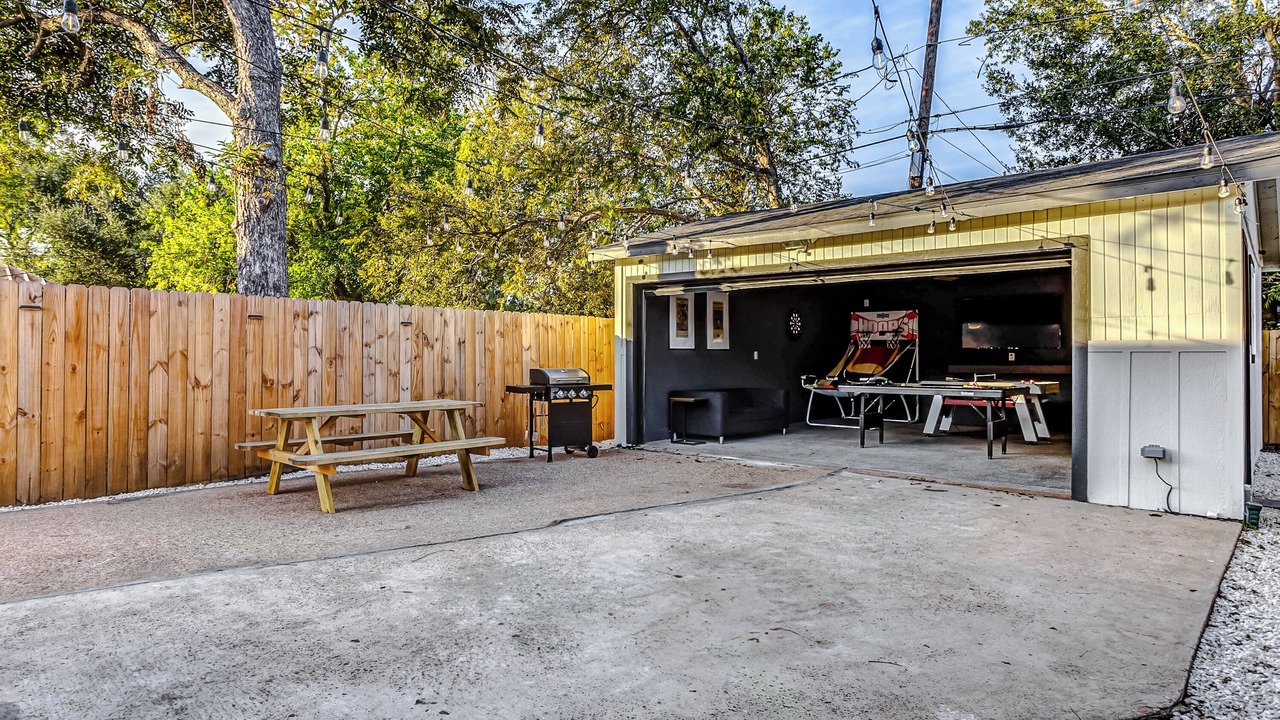 Photo of Outdoor in Foster Place
