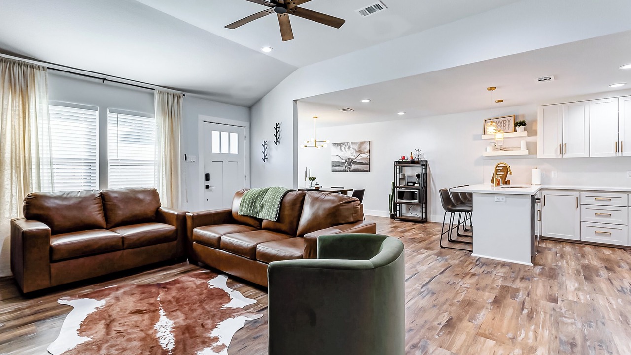 Photo of Livingroom in Foster Place