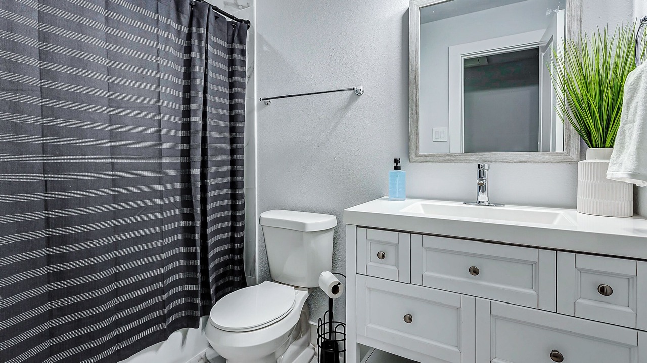 Photo of Bathroom in Foster Place