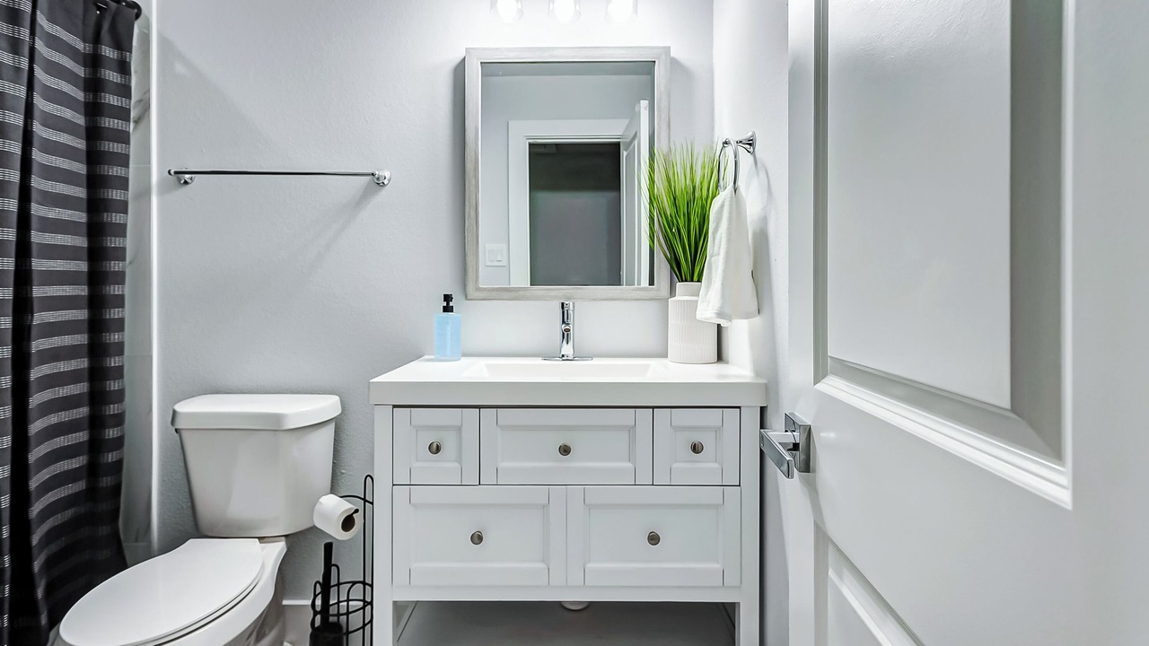 Photo of Bathroom in Foster Place