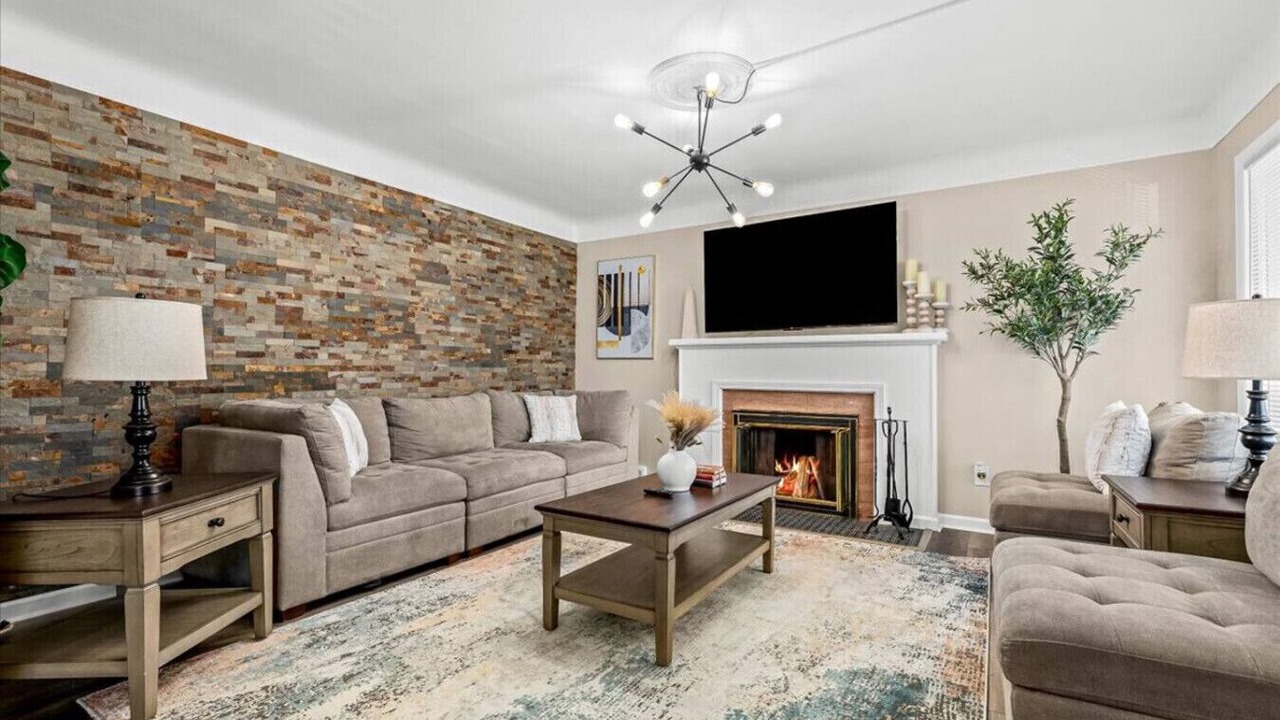 Photo of Livingroom in Dearborn