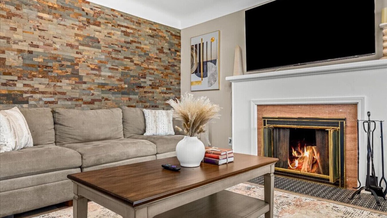 Photo of Livingroom in Dearborn