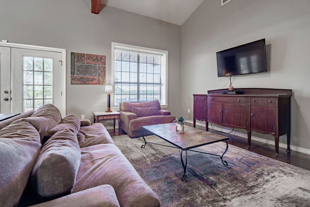 Photo of Livingroom in Calera