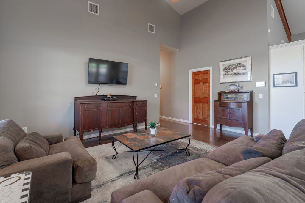Photo of Livingroom in Calera
