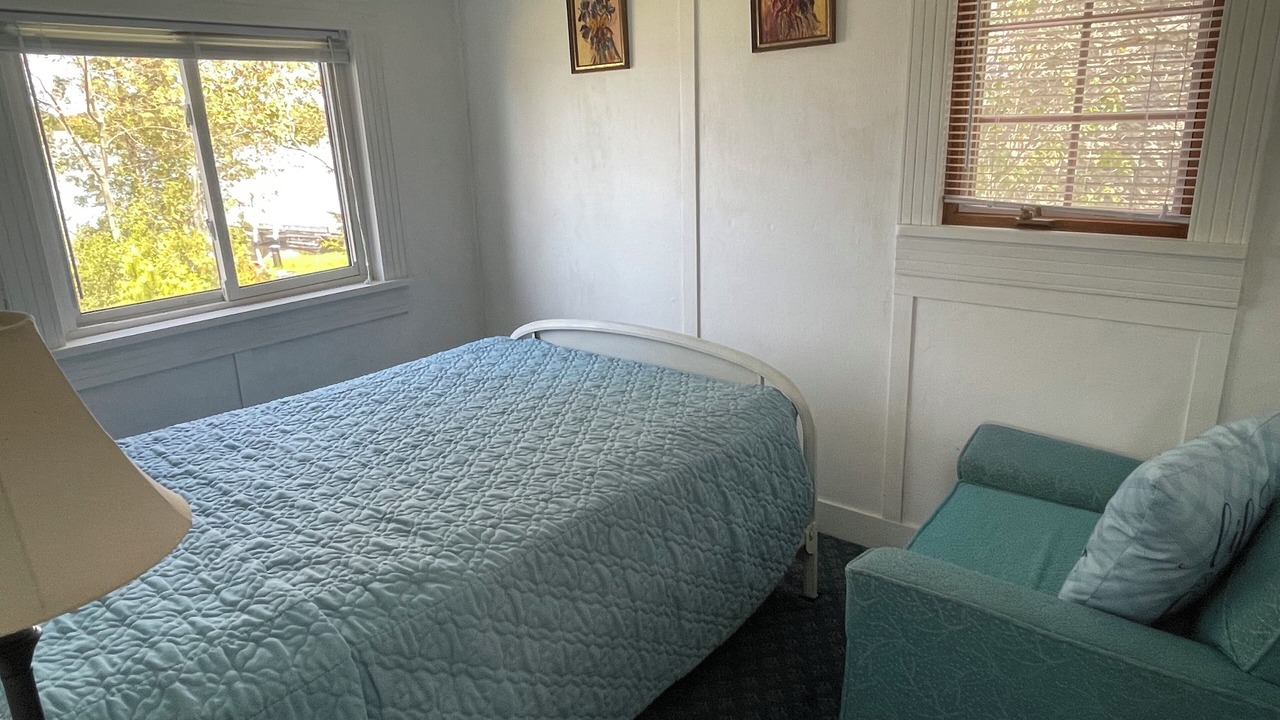Photo of Bedroom in Colpoys Bay