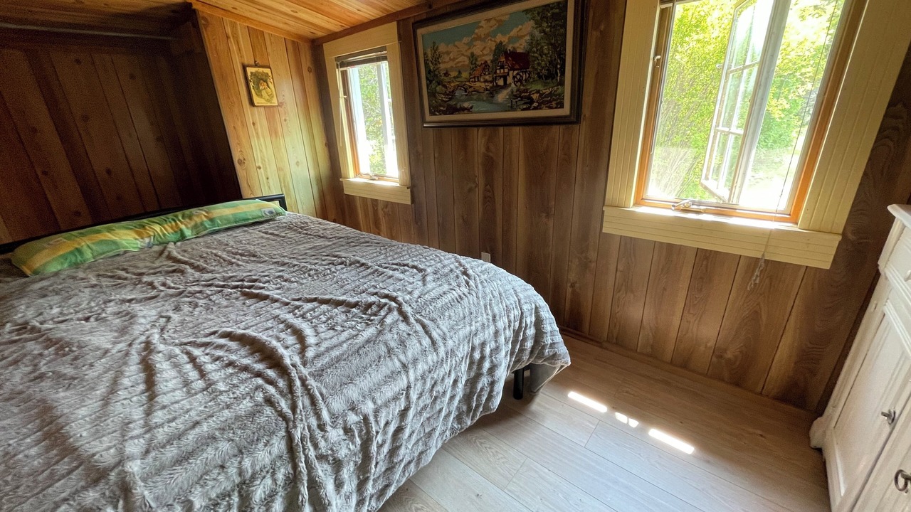 Photo of Bedroom in Colpoys Bay